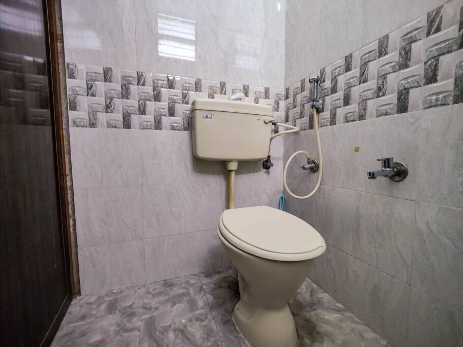 Comfy 2-Bedroom House In Sanjaynagar, Bengaluru מראה חיצוני תמונה